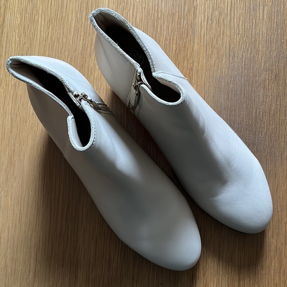 Thursday cream ankle boots - Picture 3 of 6